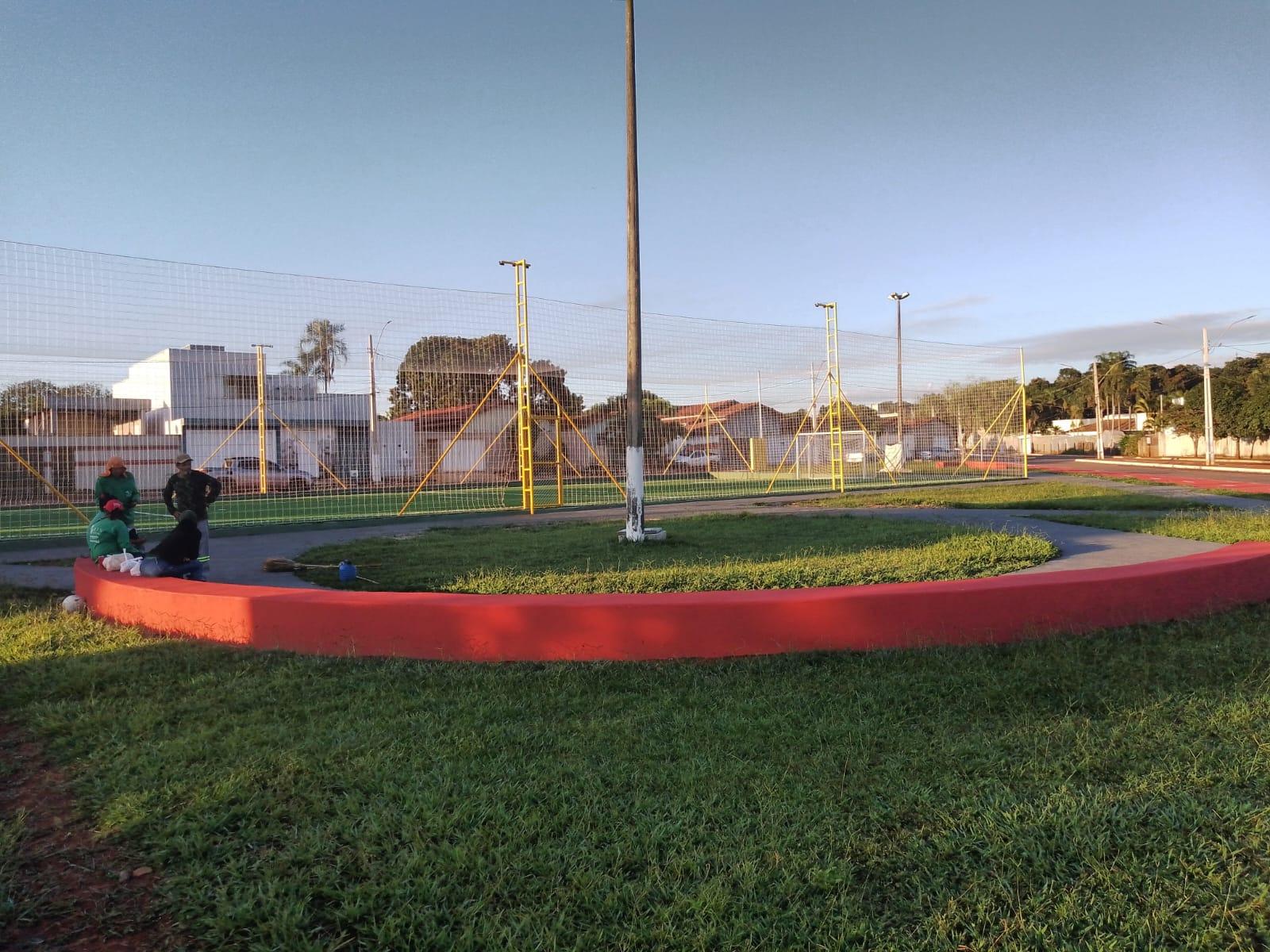 PREFEITO FELIPE DIAS FAZ VISTORIA TECNICA NA PRAÇA  DO BAIRRO BOA VISTA